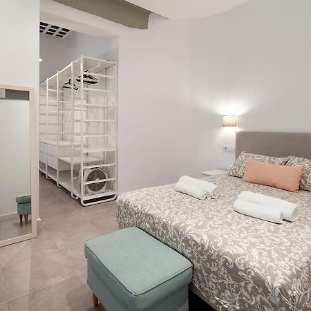 Loft Next To Calle Betis, Best Area Of Seville-Sevillarooms Eksteriør bilde