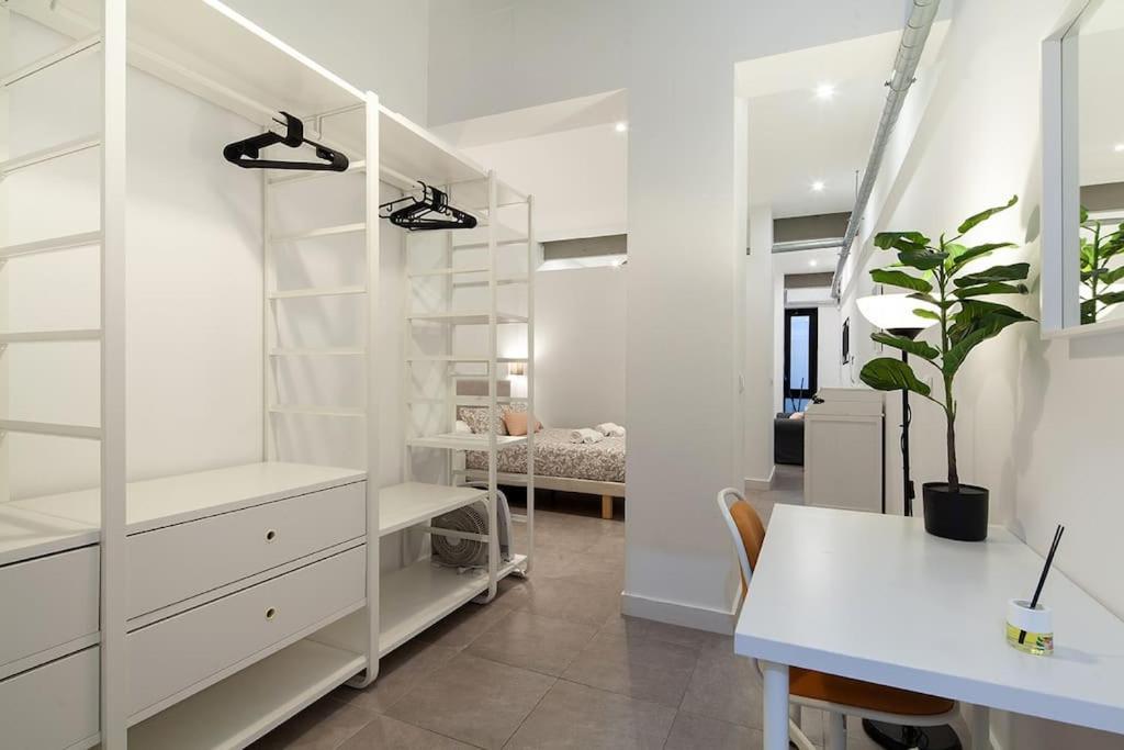 Loft Next To Calle Betis, Best Area Of Seville-Sevillarooms Eksteriør bilde